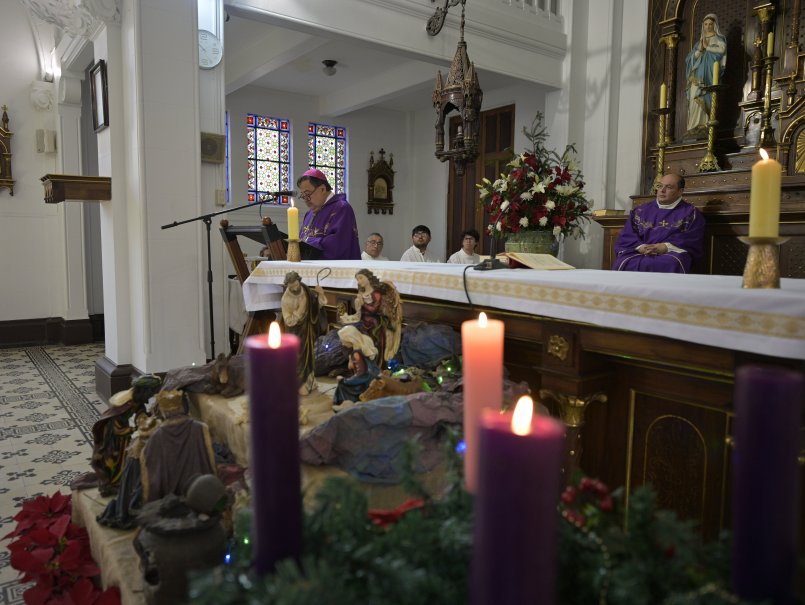 Universidad celebra Misa de Navidad con un llamado a volver al pesebre y renovar la esperanza