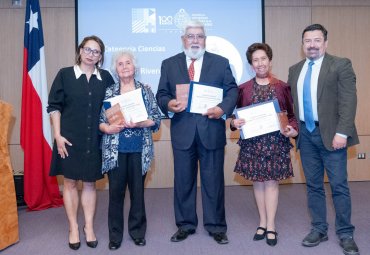 Universidad reconoce a líderes senior por su contribución al país y la región