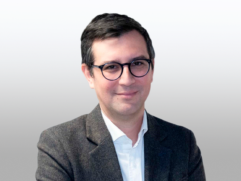 Profesor Pablo Escárate asume como nuevo director de la Escuela de Negocios y Economía