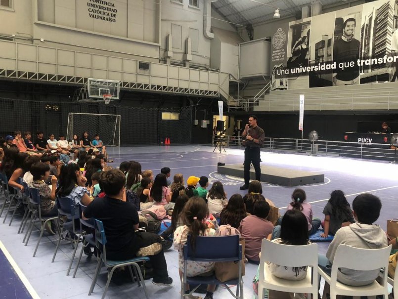 Escuela de Verano consolida su aporte a la conciliación familiar y al bienestar de la comunidad universitaria