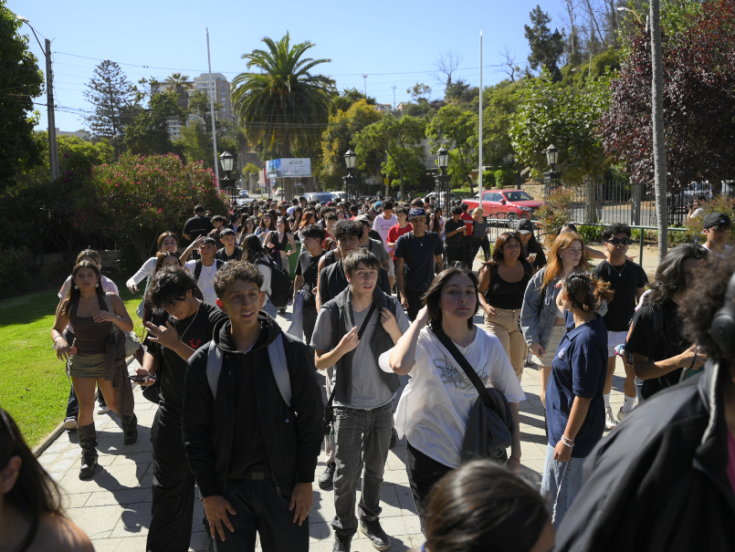 Universidad alista variado programa de bienvenida para recibir a nuevos estudiantes