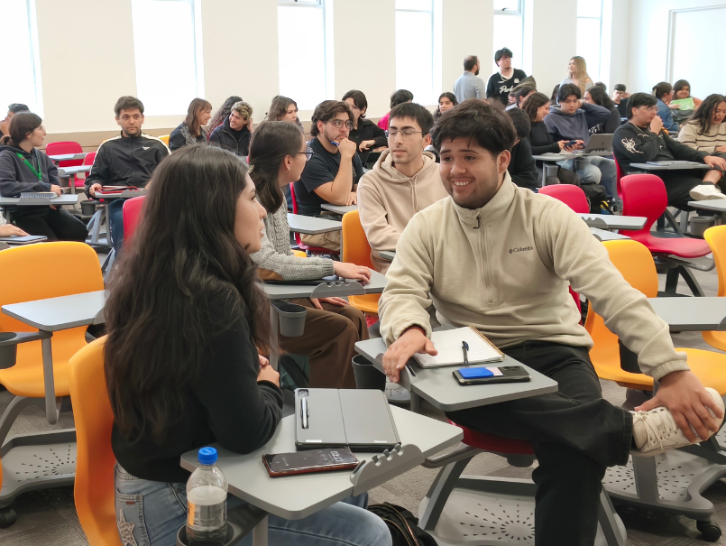 GALERÍA: Tutores Pares se preparan para acompañar el aprendizaje de nuevos estudiantes