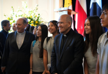 VIDEO: Prefecto del Dicasterio recibe a colegios católicos en la PUCV