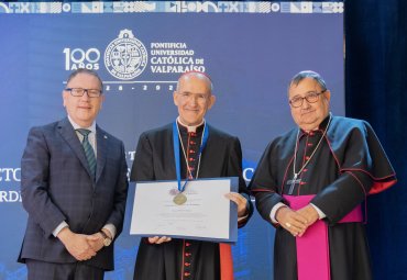 Intensa agenda del Prefecto del Dicasterio para la Cultura y Educación en histórica visita a la PUCV