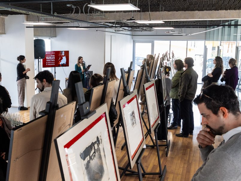 GALERÍA: Inauguración de exclusiva exposición de grabados en Escuela de Arquitectura y Diseño