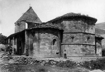 Instituto de Historia: Académico presentó libro que recupera el valor patrimonial de monasterio medieval español