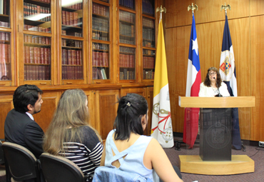 Estudiantes de Doctorado PUCV reciben certificado de Cambridge English Advance