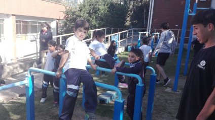 Estudianes de la La Ligua visitan dependencias de la Escuela De Educación Física Pucv