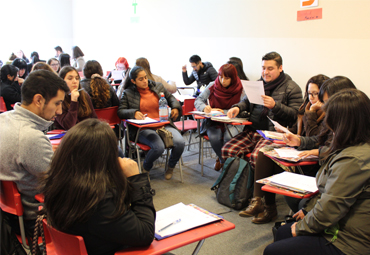 Workshop de proyecto Vinculación Escuela-Universidad entrega herramientas para la enseñanza del inglés a 60 profesores de la región
