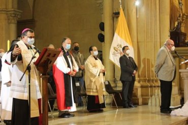Académicos y estudiantes de Teología PUCV participan del Te Deum Ecuménico en la catedral de Valparaíso