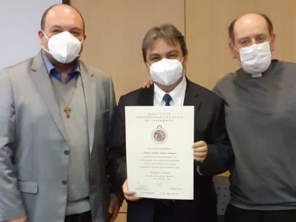Dr. Esteban Vargas accede a jerarquía de Profesor Titular