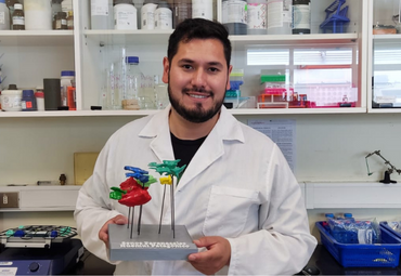 Profesor del Instituto de Biología PUCV recibe premio de la Sociedad Chilena de Anatomía al mejor trabajo científico 2022