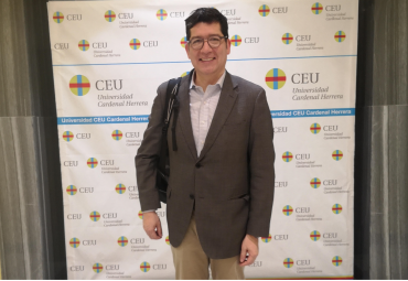 Prof. José Antonio Leiva realiza conferencia en Valencia, España