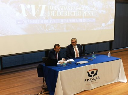 Profesor Guillermo Oliver participa en las XVI Jornadas Patagónicas de Derecho Penal