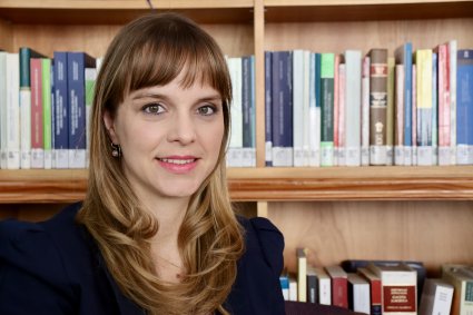 Profesora Laura Mayer es la nueva presidenta del Instituto de Ciencias Penales