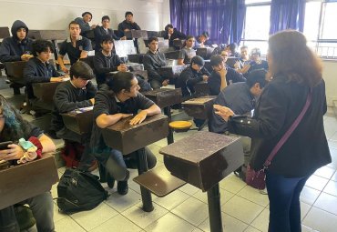 Propedéutico PUCV Ingeniería Santiago realiza charlas en Establecimientos Educacionales