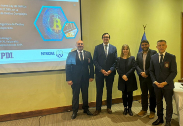 Profesores de Derecho PUCV participan en Seminario de Delitos Económicos de la PDI