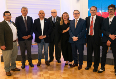 PUCV fue epicentro de la política regional con primer debate de candidatos a gobernador