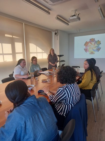 "Ecología Integral": Profesora Carmen Márquez participó en taller de la Pastoral PUCV