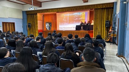 Académico de la Facultad Eclesiástica de Teología PUCV participó en Semana Vocacional del Liceo Juana Ross de Edwards