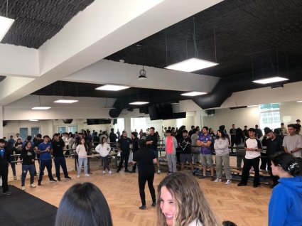 Estudiantes de 5to en Taller de Expresión de la Voz